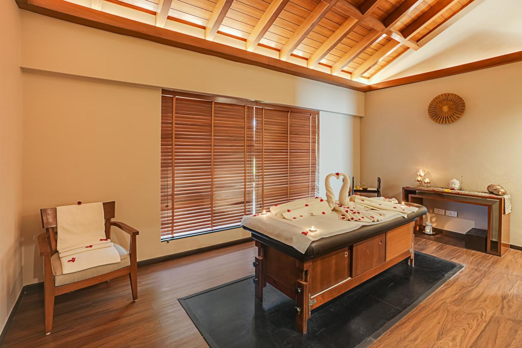 Club Mahindra Tungi, Lonavala Hotel Ngoại thất bức ảnh
