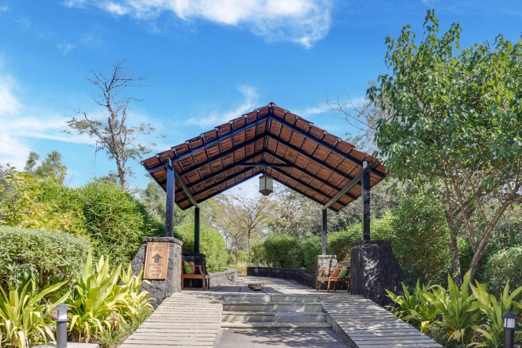 Club Mahindra Tungi, Lonavala Hotel Ngoại thất bức ảnh