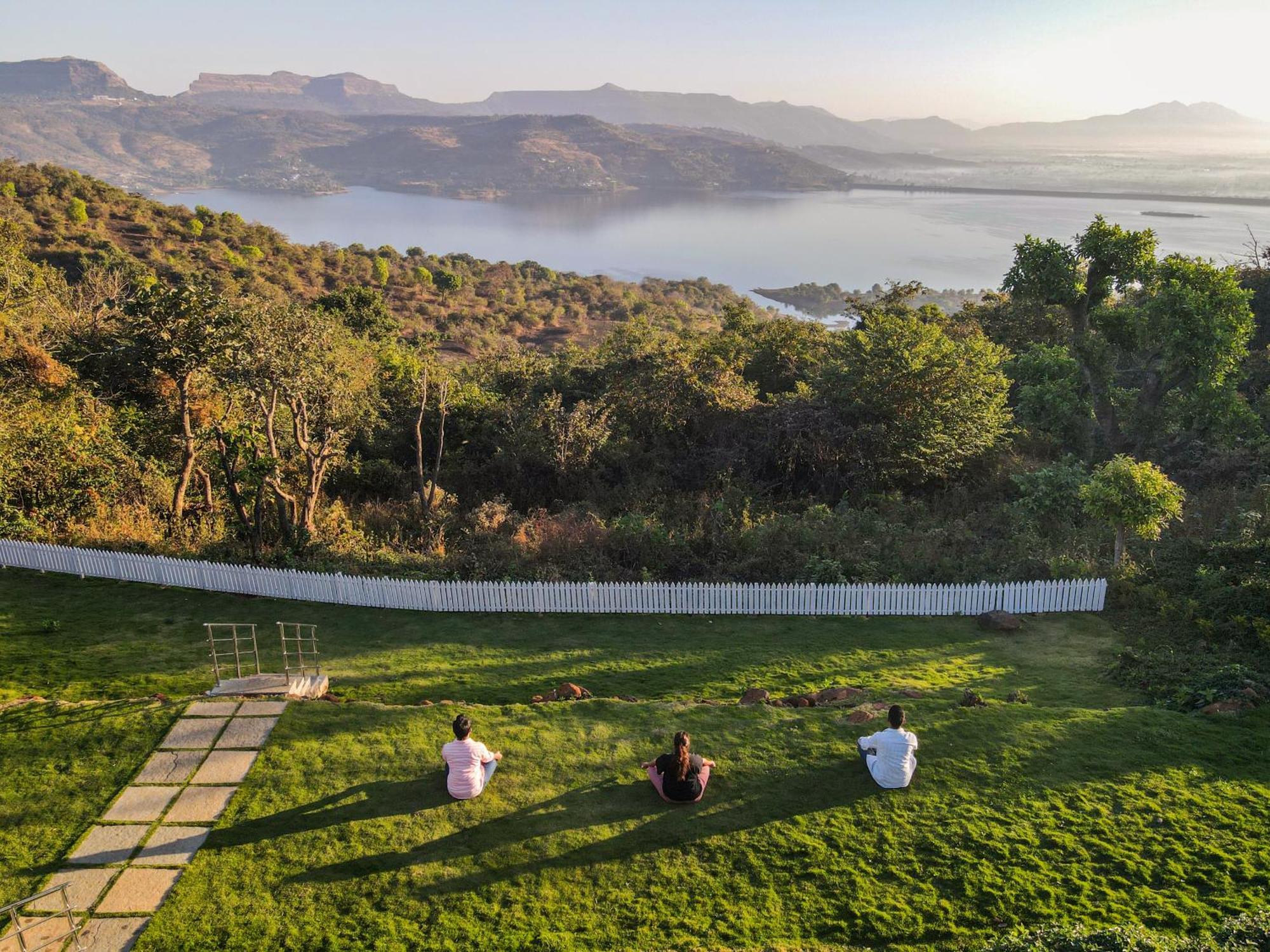 Club Mahindra Tungi, Lonavala Hotel Ngoại thất bức ảnh