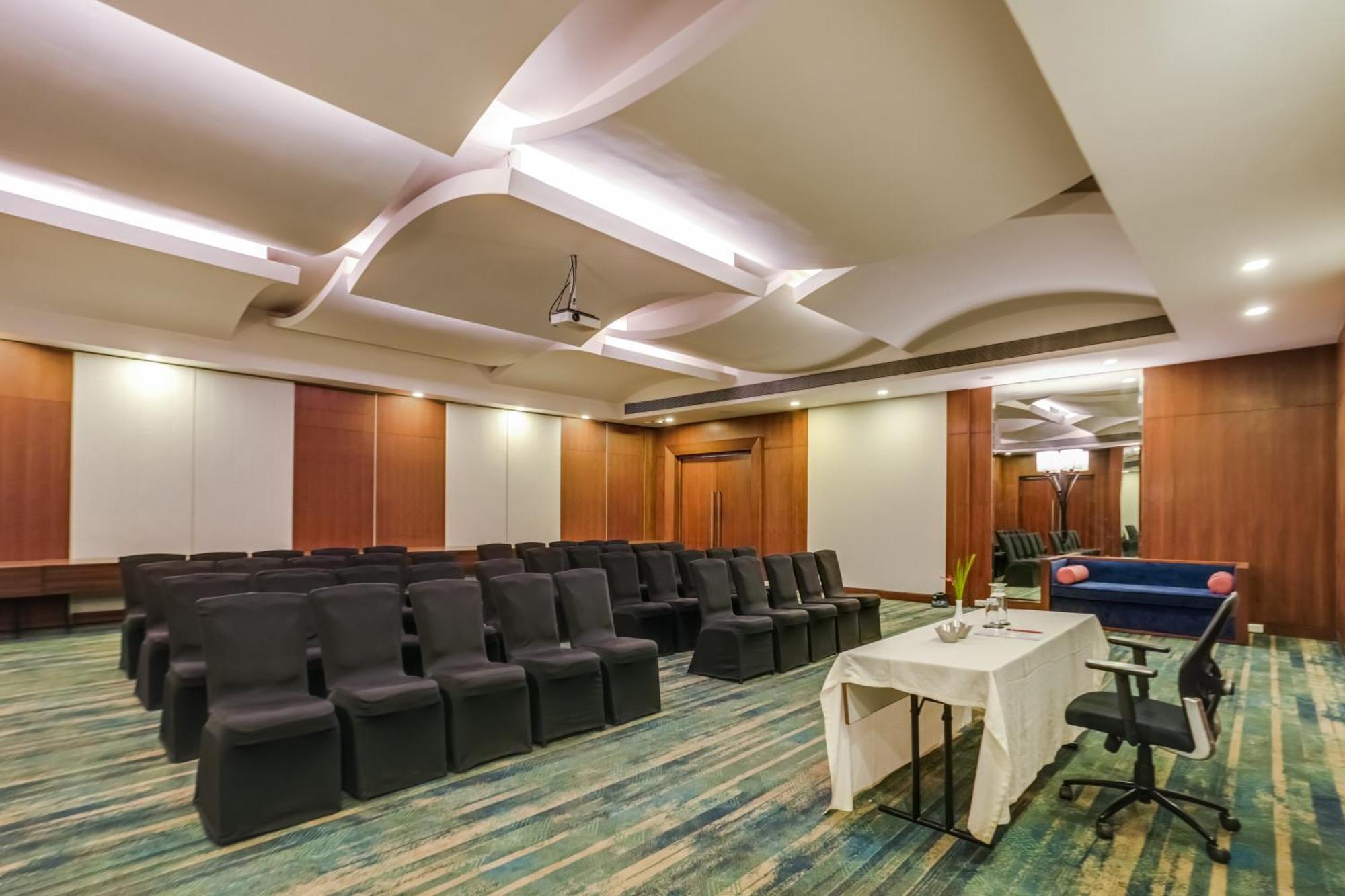 Club Mahindra Tungi, Lonavala Hotel Ngoại thất bức ảnh