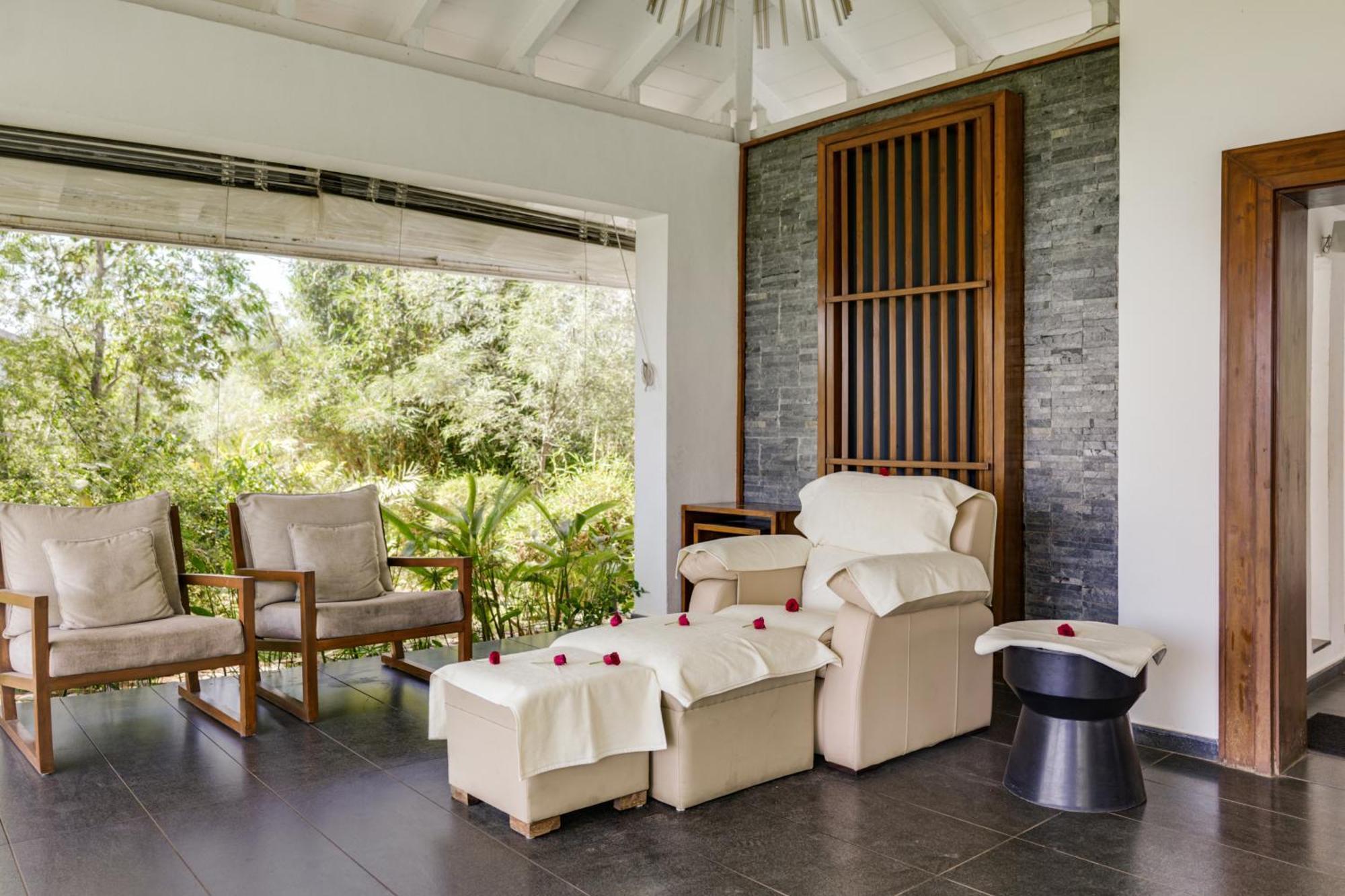 Club Mahindra Tungi, Lonavala Hotel Ngoại thất bức ảnh